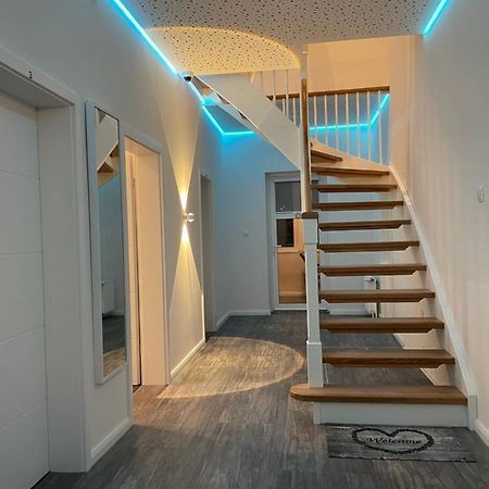 Citygluecknms - Direkt Am Bahnhof Und Einkaufszentrum Neumünster Eksteriør billede