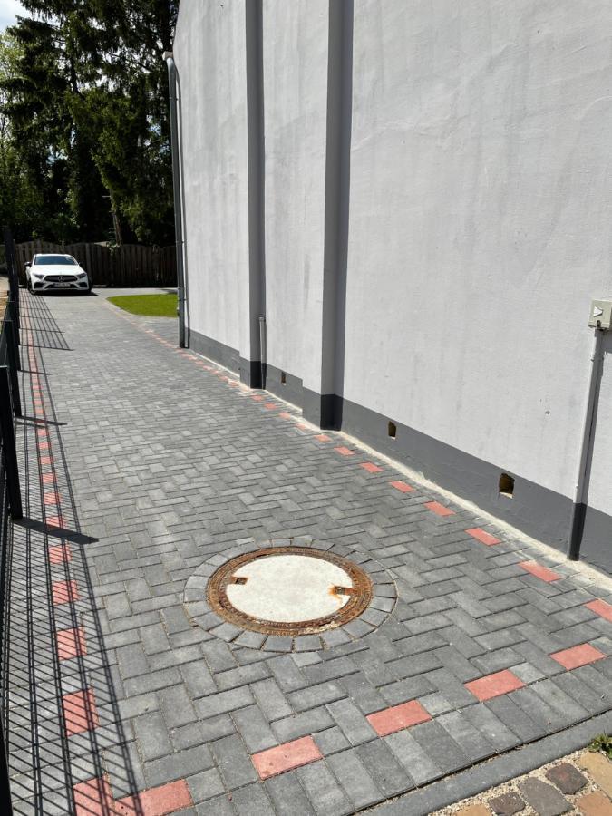 Citygluecknms - Direkt Am Bahnhof Und Einkaufszentrum Neumünster Eksteriør billede